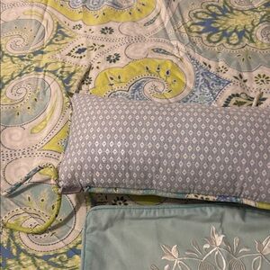 Comforter Echo Vibrant Blue and Yellow Paisley.